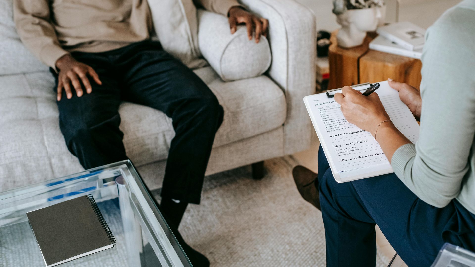 Man answering a checklist as part of the Mental Health Treatment in Brentwood, Tennessee